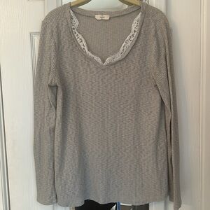 basic knit vneck with lacey neckline